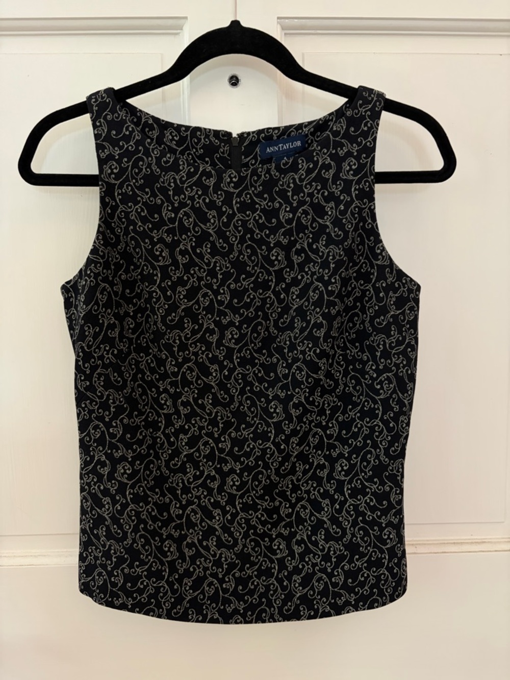 Ann Taylor Dark Navy with Gray Scroll-Print Sleeveless Top